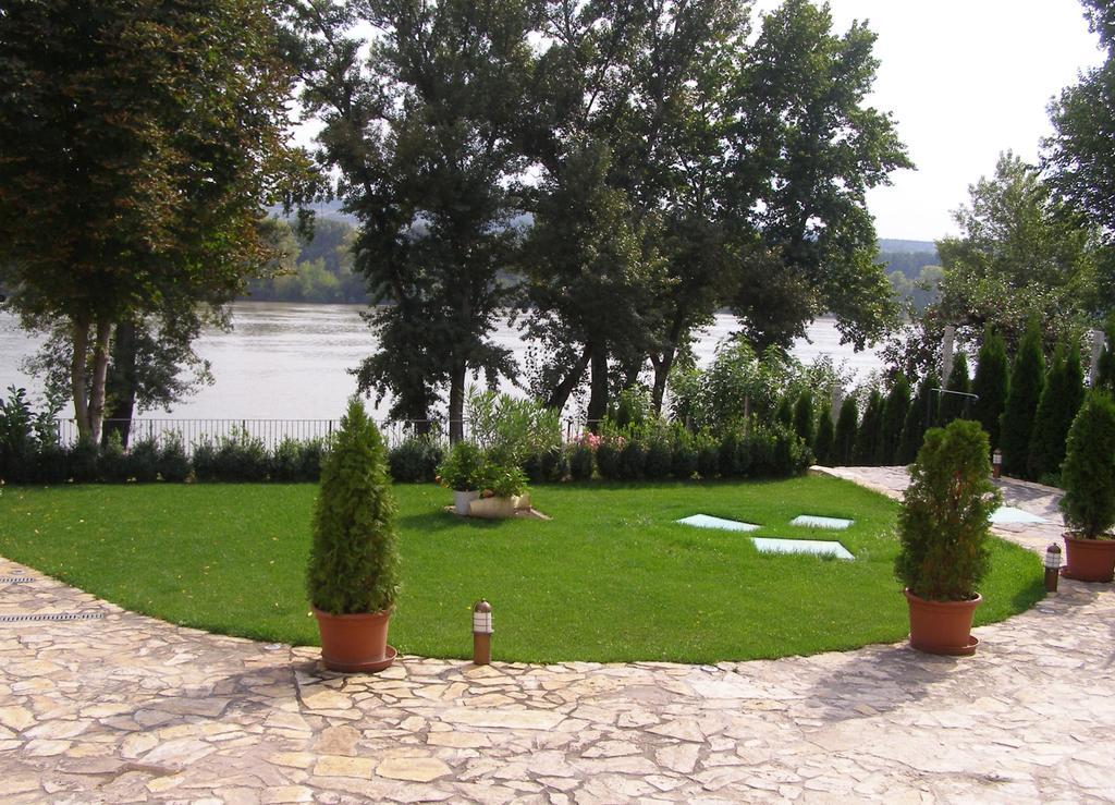 Mlyn Penzion & Wellness Radvaň nad Dunajom Exterior foto