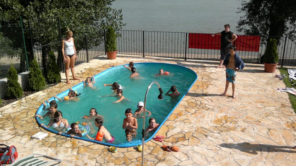 Mlyn Penzion & Wellness Radvaň nad Dunajom Exterior foto